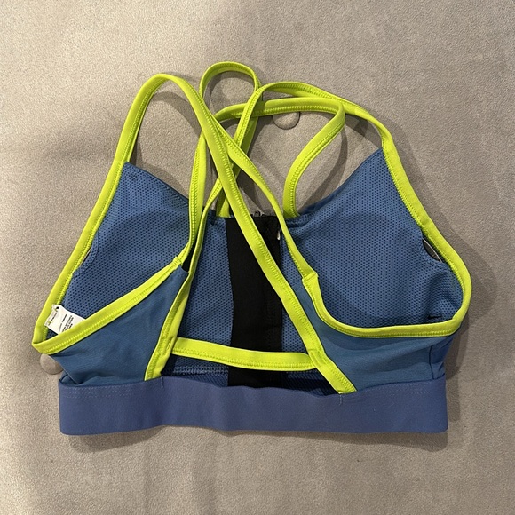 Nike Sports Bra - Picture 4 of 5